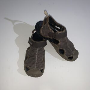 Crocs Shoes Mens Size 8 Brown Mesh Closed Toe Sandals Disney Mickey Slip On